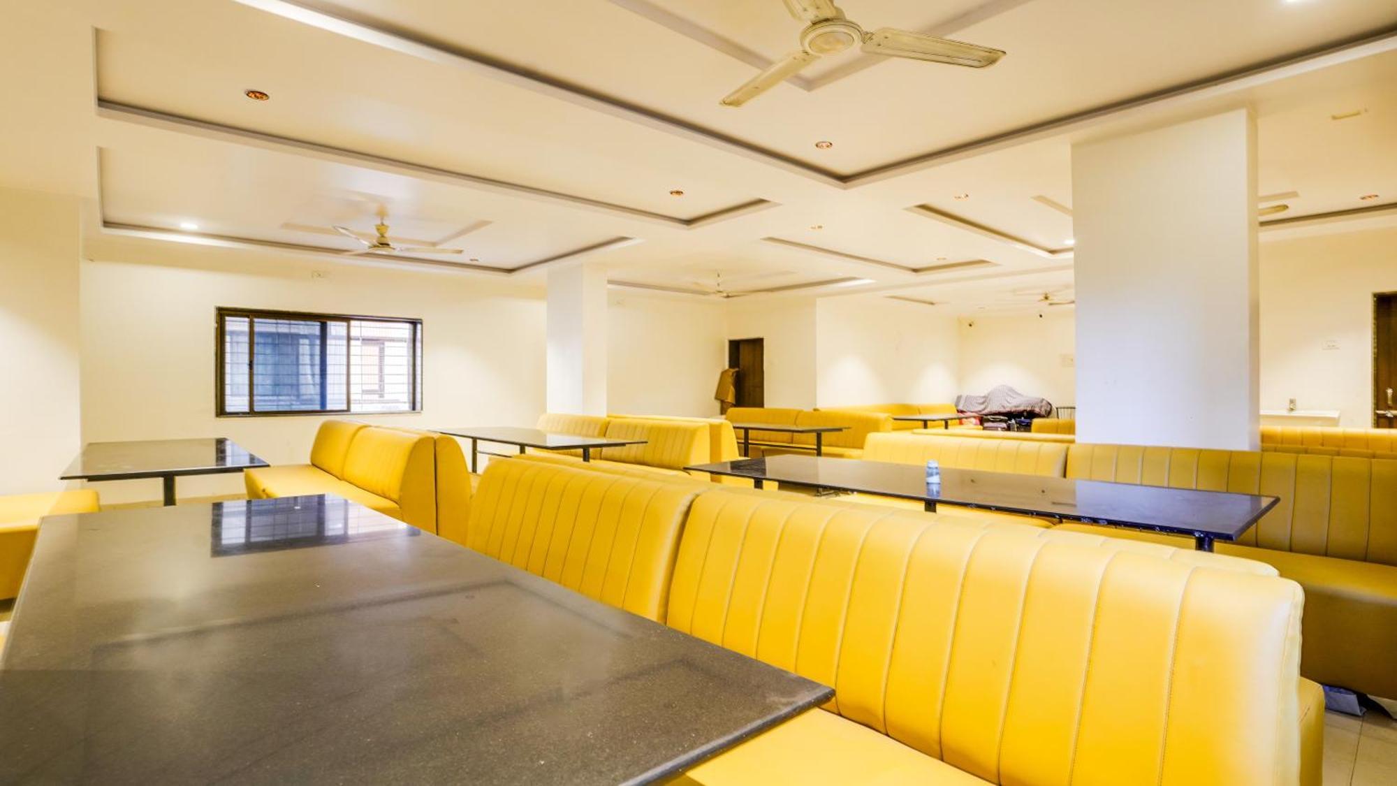 Fabhotel Kiara Govind Park Shirdi Bagian luar foto